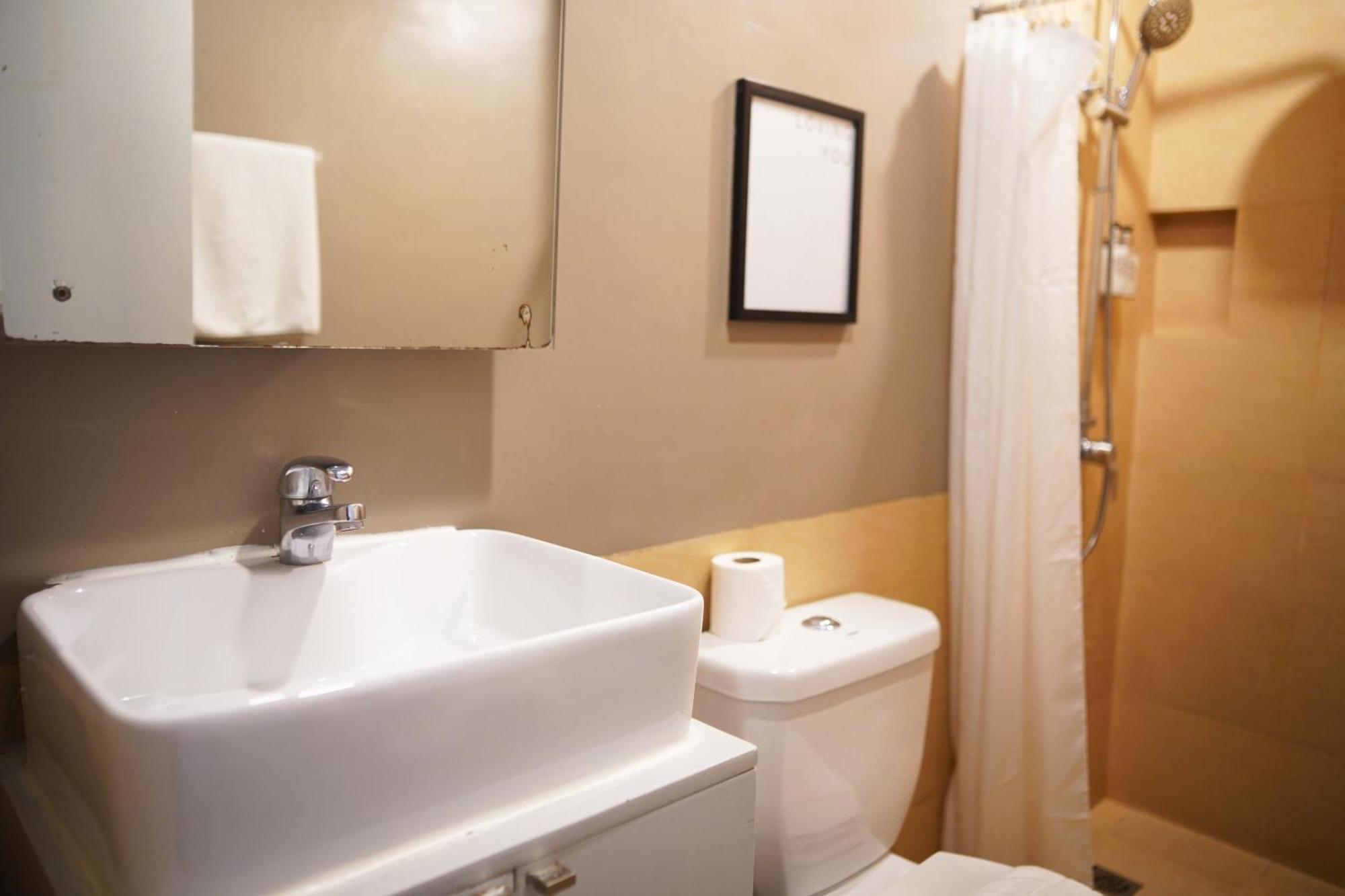 Abraham Manila - Located In Central Makati (Adults Only) ماكاتي الغرفة الصورة